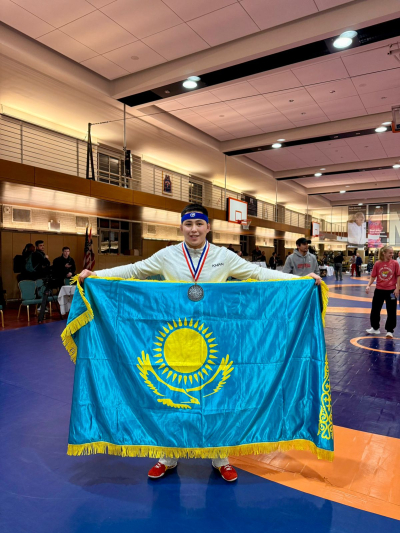 Күміс медаль иеленді