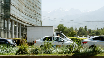 Яндекс Такси 2025 жылғы такси сапарларының бағасы мен сұранысы туралы мәліметті бөлісті