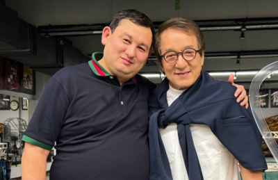 «Бұл күн туды»: Рүстем Омаров әйгілі Джеки Чанмен бірге фильмге түспек