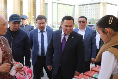 Түркістанда Республика күні қарсаңында азық-түлік жәрмеңкесі өтті