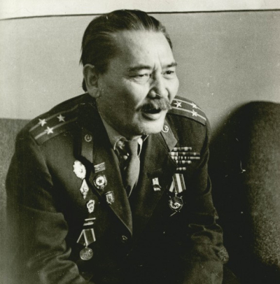 Тараздағы әскери мектеп-интернатқа Бауыржан Момышұлының есімі беріледі