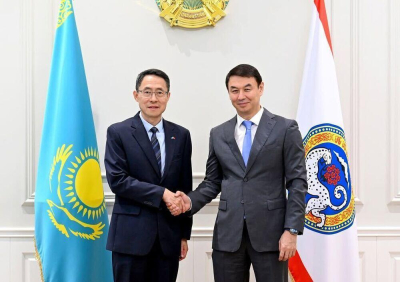 Алматы әкімі Дархан Сатыбалды ҚХР-ның ҚР-дағы Төтенше және Өкілетті Елшісімен кездесті