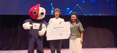 Победитель международного конкурса Robotek Grand Tournament-2025 из области Абай получил грант университета