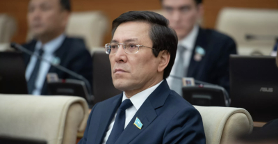 Орта бизнестің экономикадағы үлесі төмендеп жатыр &ndash; депутат