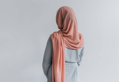 Бетті бүркейтін киімге қатысты заң қабылданды: ІІМ ерекшеліктерін атады