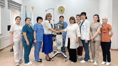 Nurbank №2 қалалық перинаталды орталыққа заманауи өкпені жасанды желдету аппаратын сыйға тартты
