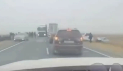 Төрт адам ауруханада: Атырау облысында екі көлік соқтығысып қалды (ВИДЕО)