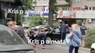 Алматыда автобус пен бес жеңіл көлік соқтығысты (видео)