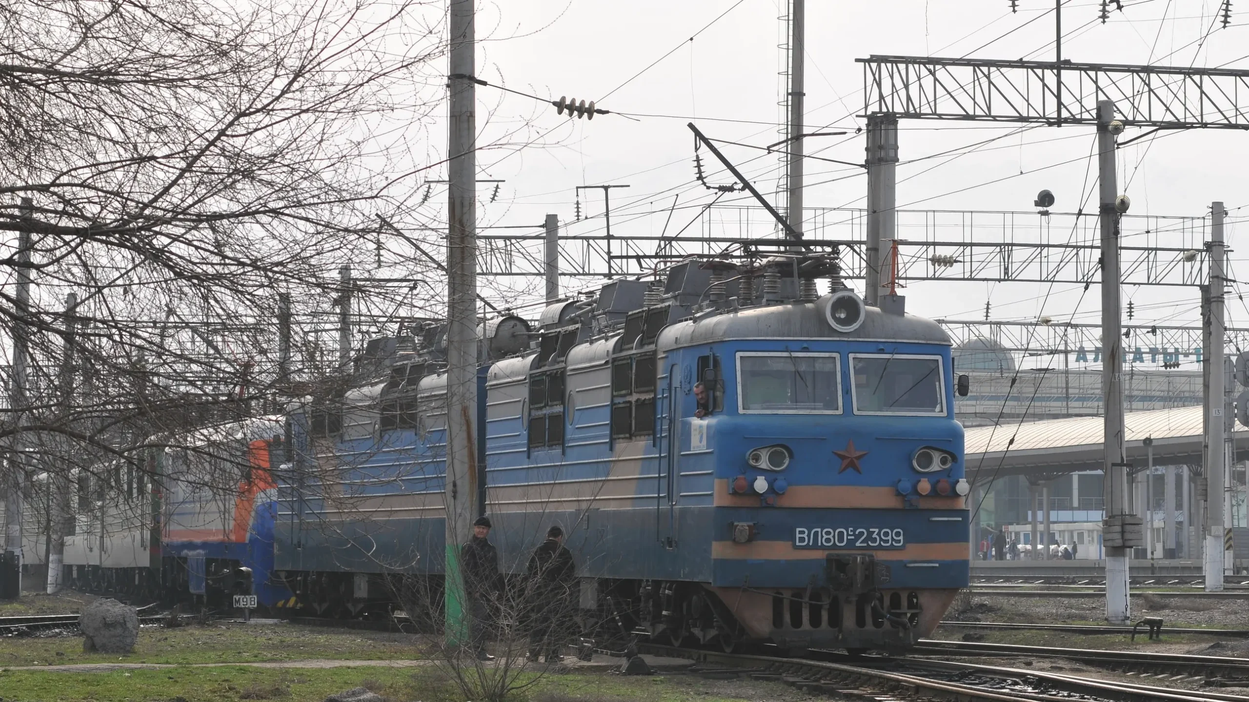 Қарағандылық азамат пойызда жолаушыларды тонаған: сот үкімі шықты