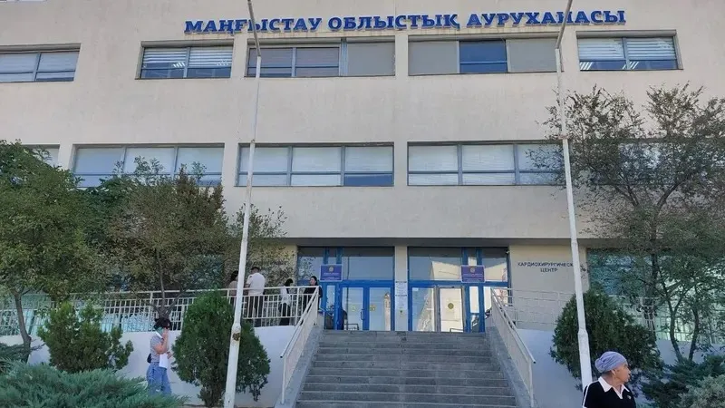 “Досын құтқаруға тырысқан”: Каспийде аман қалған сарбаздың әкесі ұлының жағдайын айтты