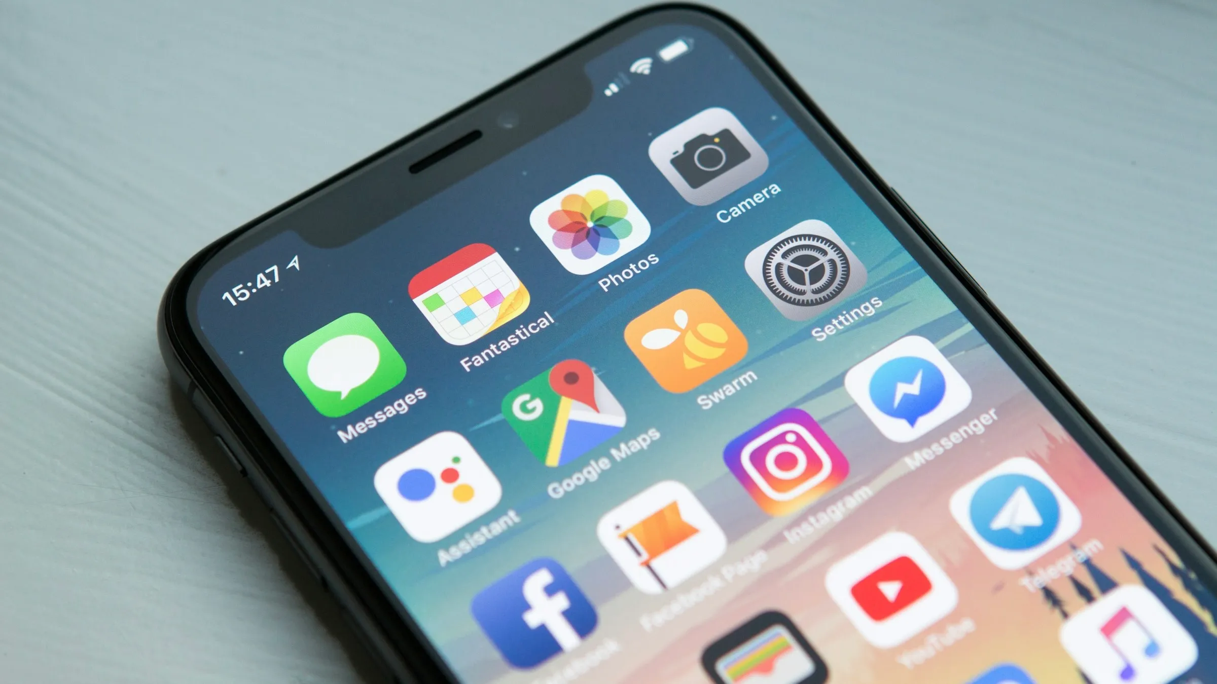 16 жасқа дейінгі балалардың WhatsApp пен Telegram қолдануына шектеу қойыла ма