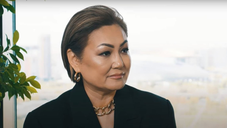 ”Шаш ағарды, жүйке жұқарды, қателік көп болды”: Дана Нұржігіт жан сырын ақтарды