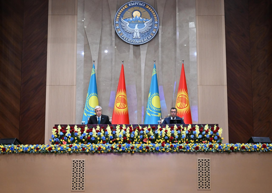 Қасым-Жомарт Тоқаев пен Садыр Жапаров баспасөз брифингін өткізді