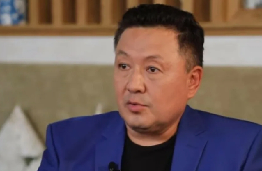 «Бір әттеген-айым бар»: Рахман Омар балаларының арасы онша емес екенін айтты (ВИДЕО)